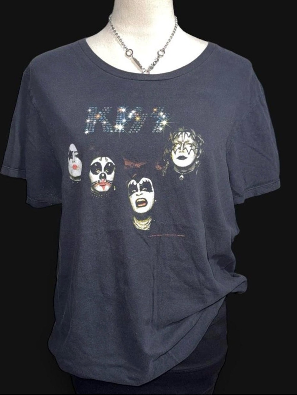 Kiss Logo Tee in Faded Gray
